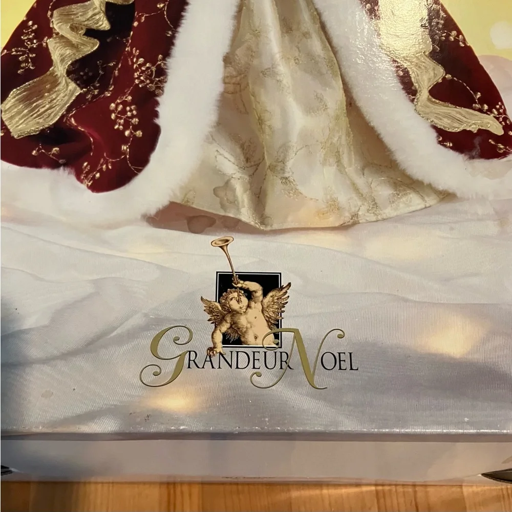 EUC Grandeur Noel Celestial Angel with box.  Used only a few times. 16”